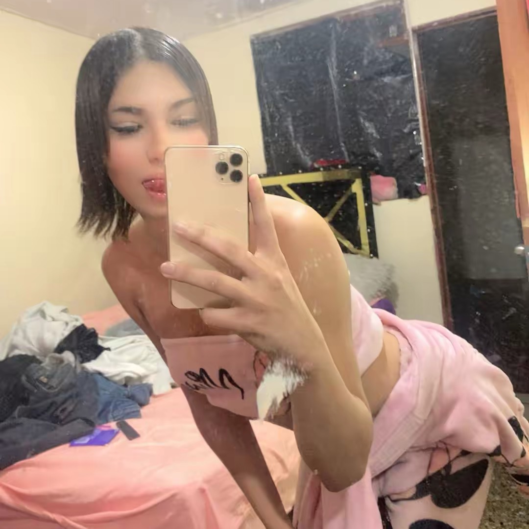 Trans girl🤍 from US on Tango Live