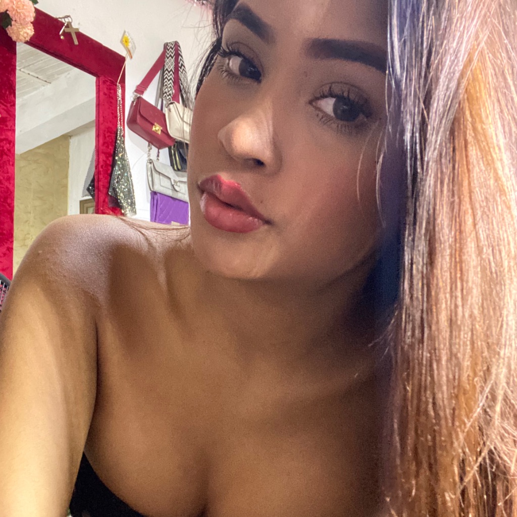 Sofi 🥵 from VE on Tango Live
