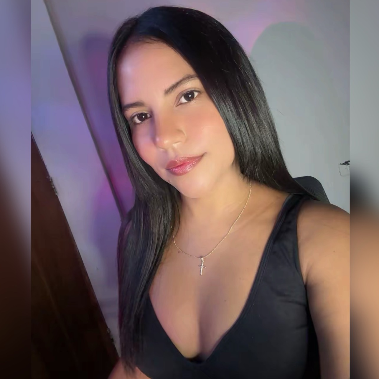 M i a 💎🐿️ from VE on Tango Live