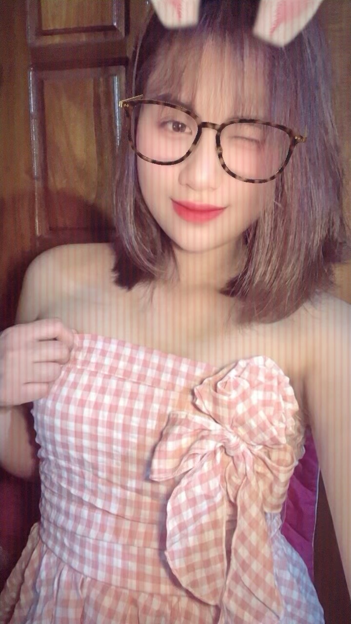 Linda from VN on Tango Live