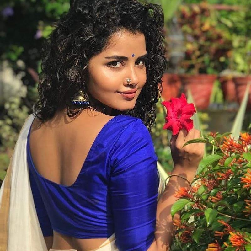 Mallu Shalini krishnan tamil from IN on Tango Live