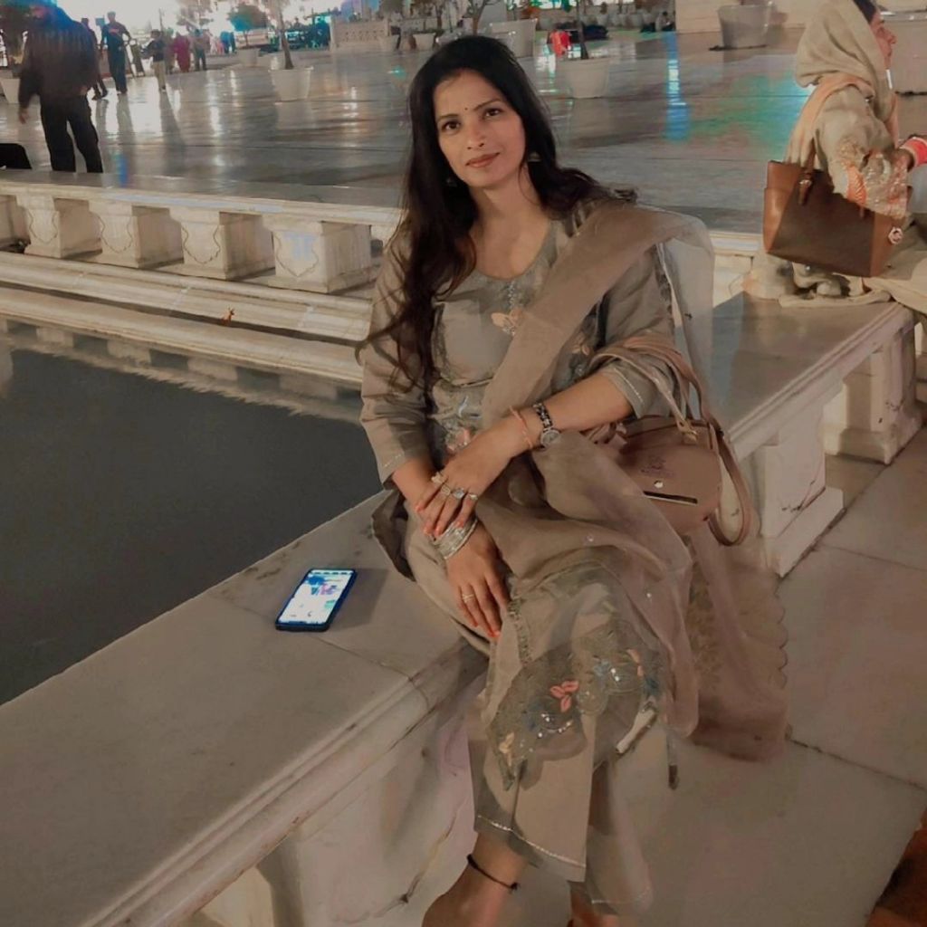Preeti sharma from IN on Tango Live