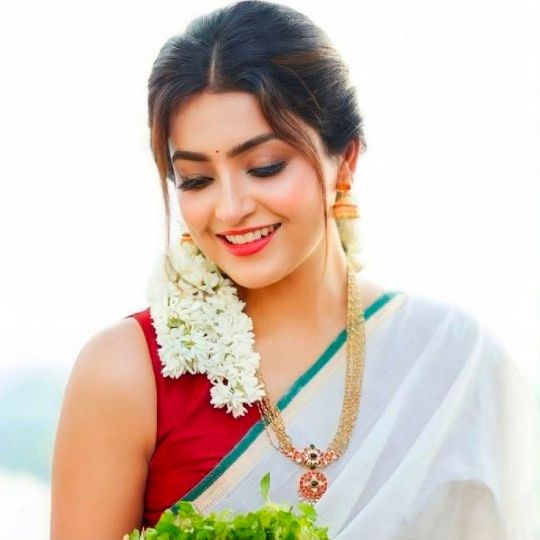 Tamil ponnu💎Reena from IN on Tango Live