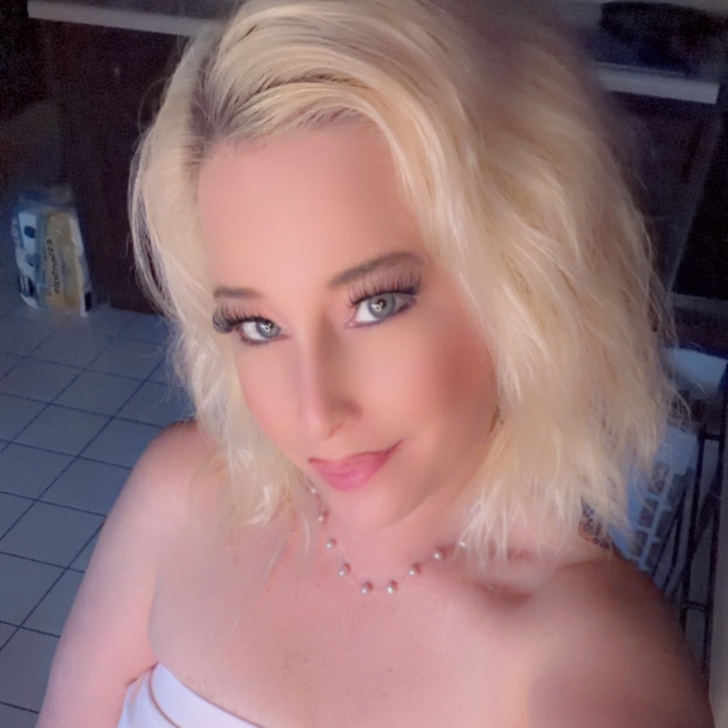 Pynk💎Kween143 on Tango Live