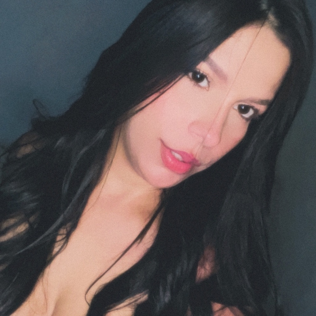 Stefanie🍒 from VE on Tango Live
