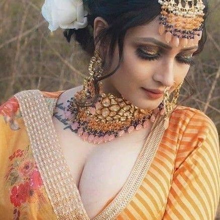 Aaditi 💋 from IN on Tango Live
