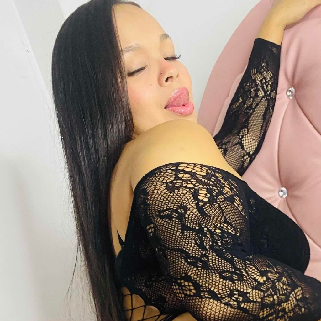 Isabella🔥💜 from CO on Tango Live