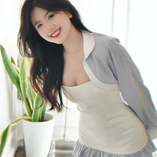 Hạ thương on Tango Live