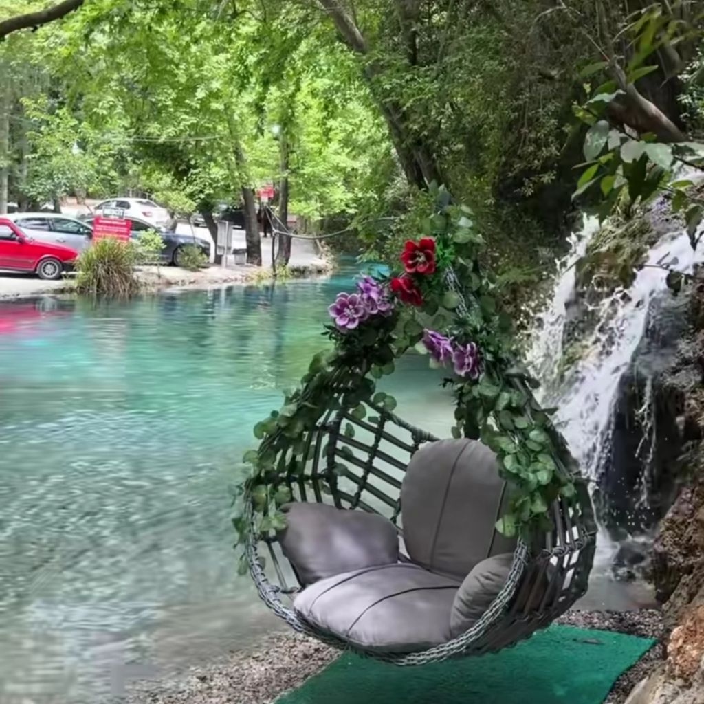 Ayperiperikizi on Tango Live