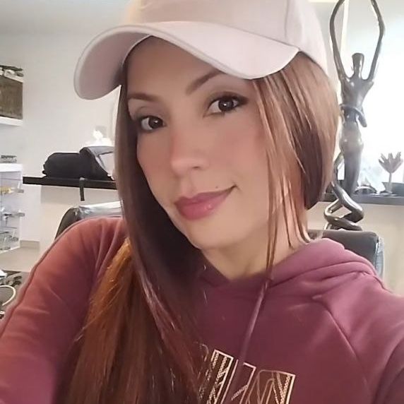 Martina1 🥰 from CO on Tango Live