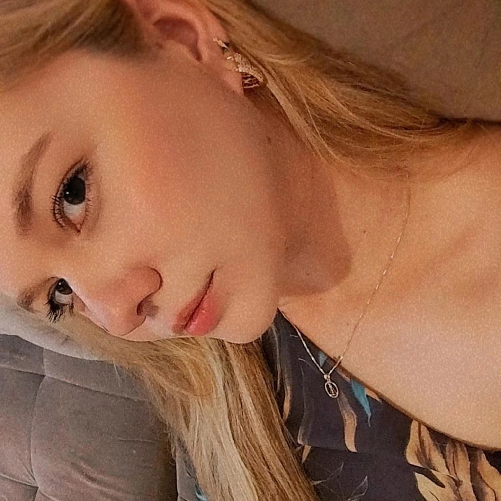 Chloé from BR on Tango Live