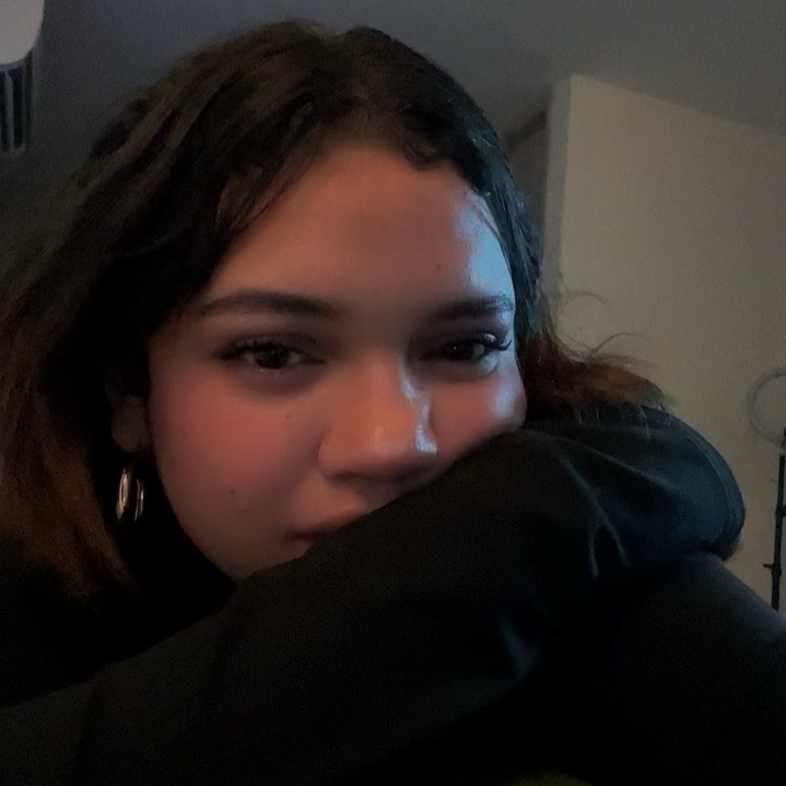 R🖤 on Tango Live
