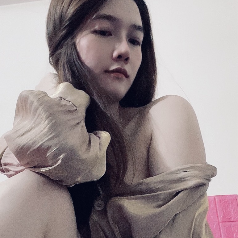 Ana🍑 on Tango Live