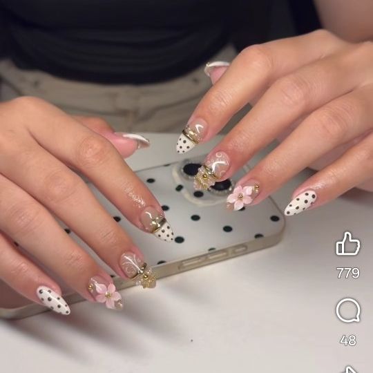 ❣️foxy ❣️ on Tango Live