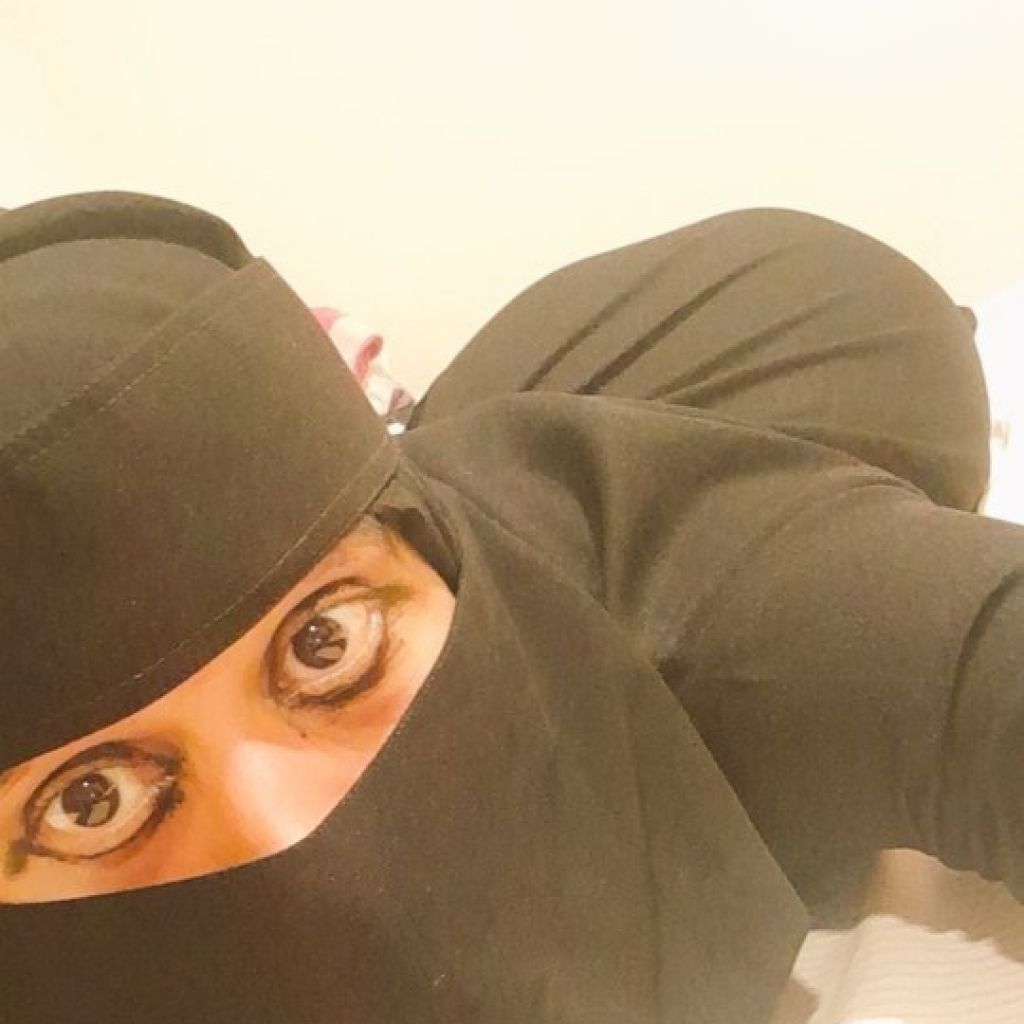 بنوتي والبس نقاب from SA on Tango Live