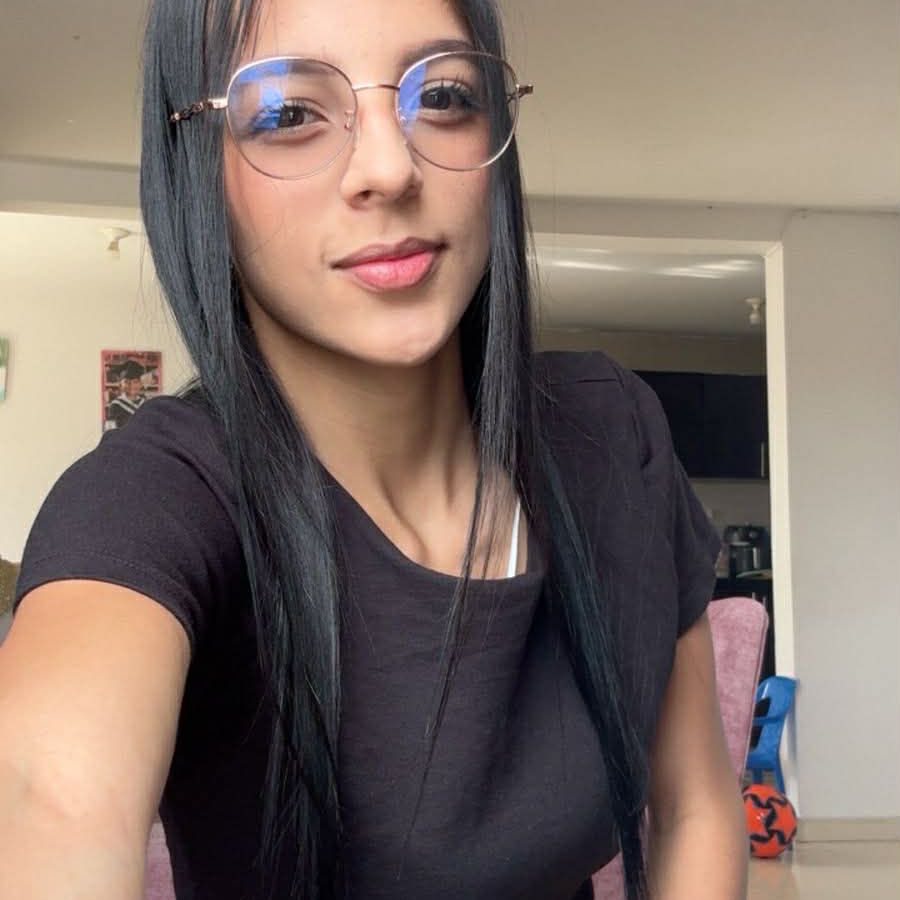 Mia from CO on Tango Live