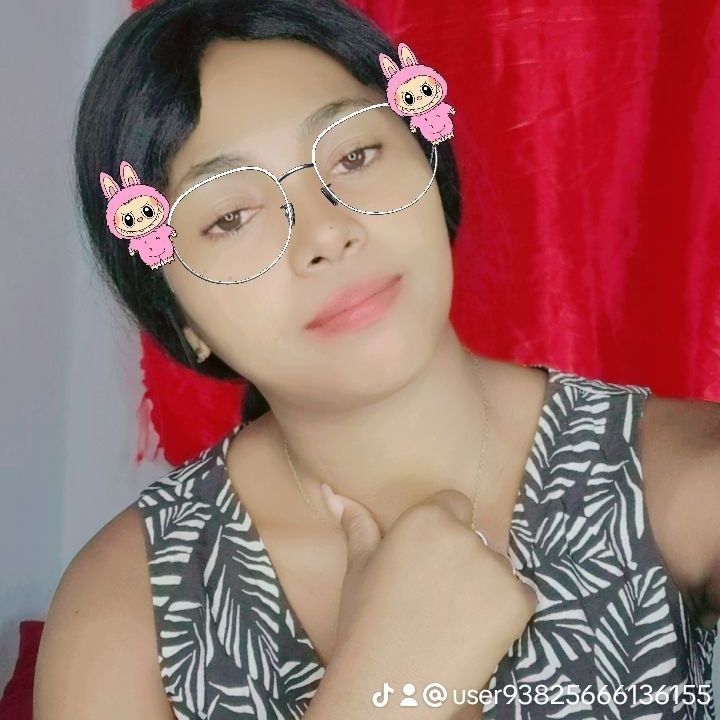 Axcelle🌹🌺 from US on Tango Live