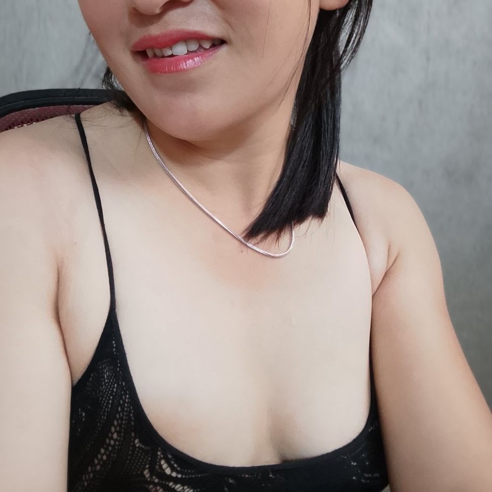 Mimi from VN on Tango Live