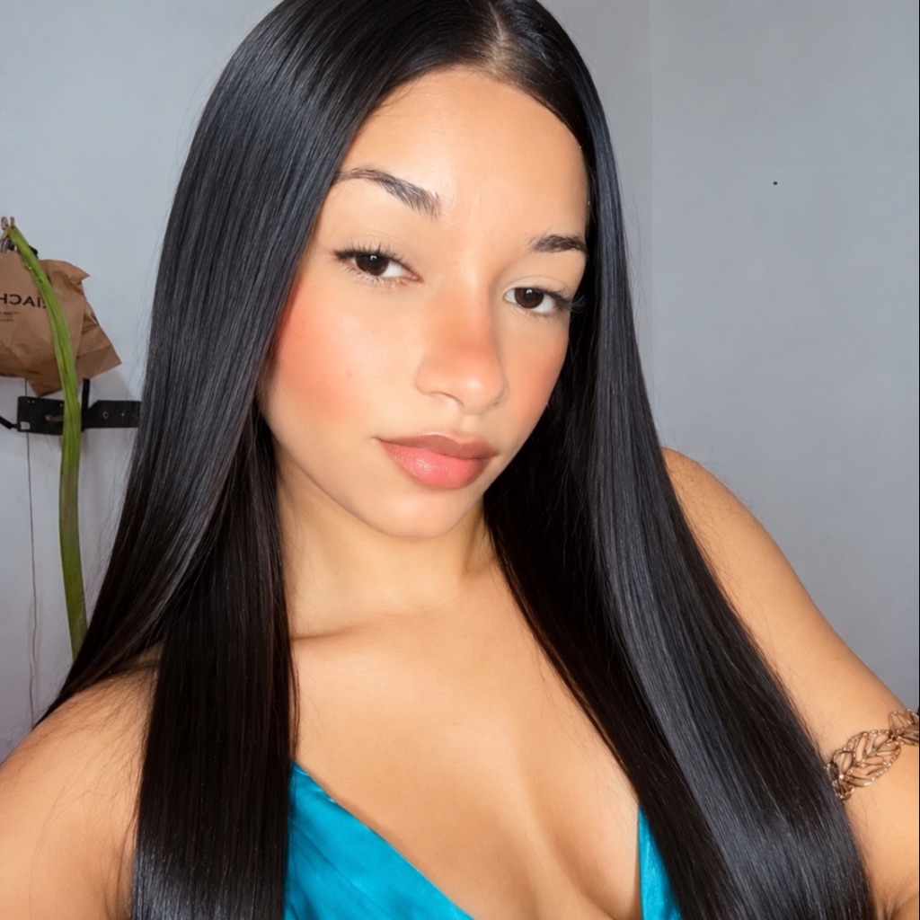 Bella🌺💋🍓 from BR on Tango Live