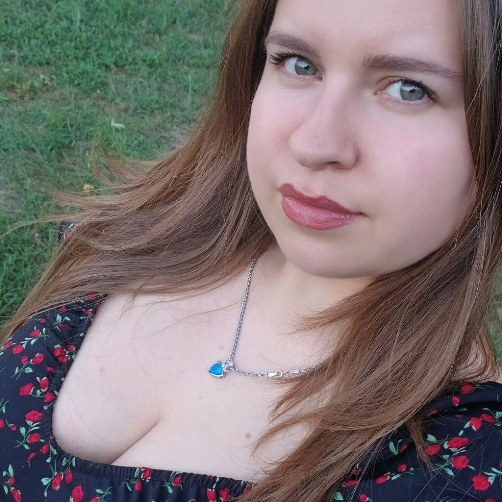 😜Julia🤩 from UA on Tango Live