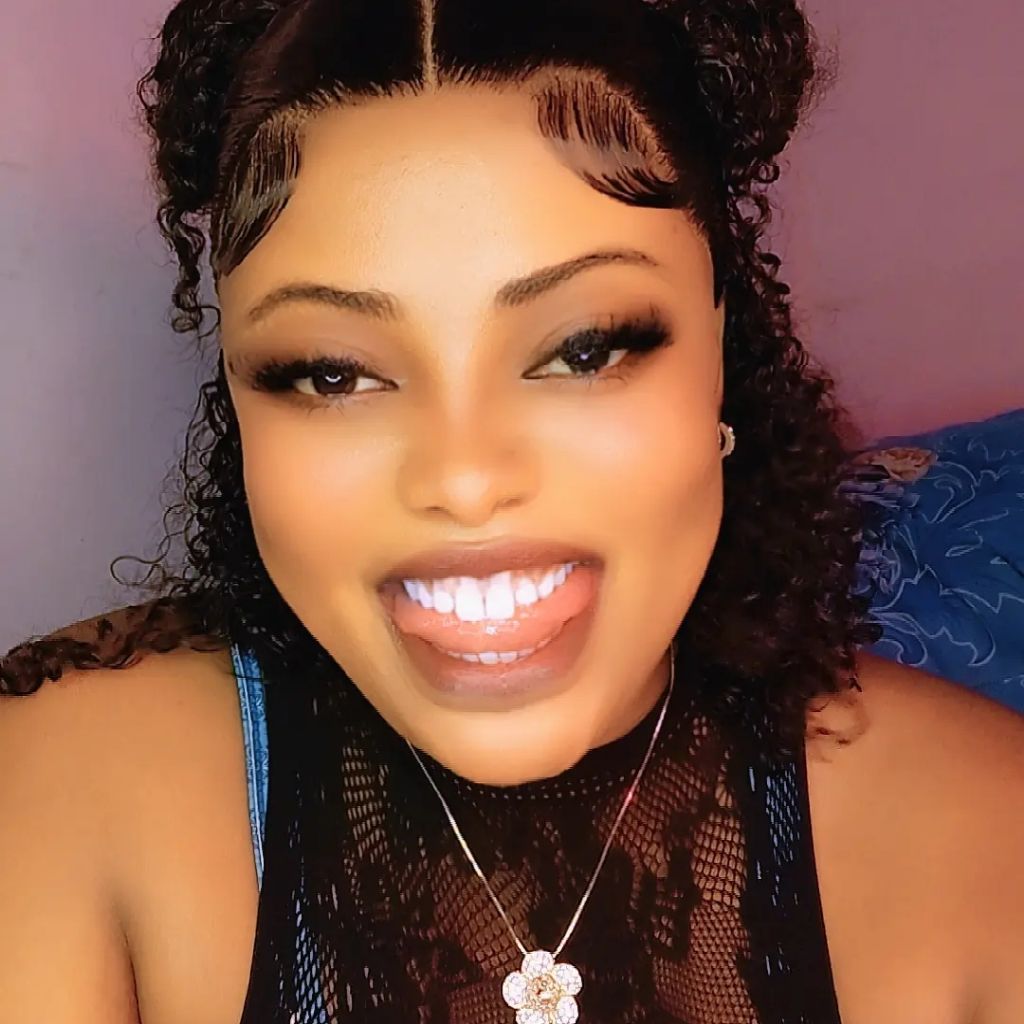Tight kuchi drips🚿 on Tango Live