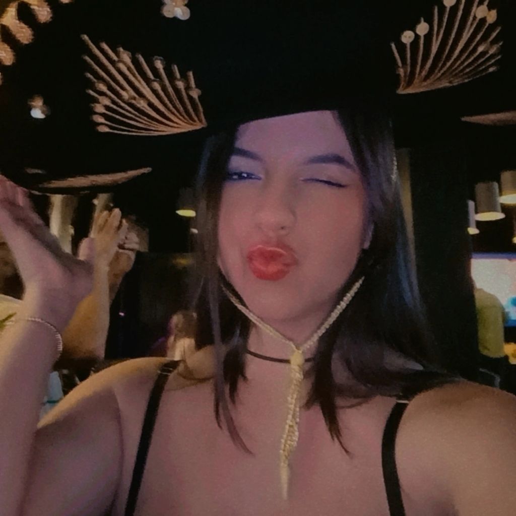 Of: Lucíaapereez♥️🔥 from VE on Tango Live