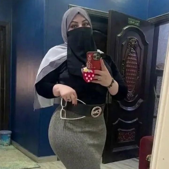 مني وجوزها عباس on Tango Live