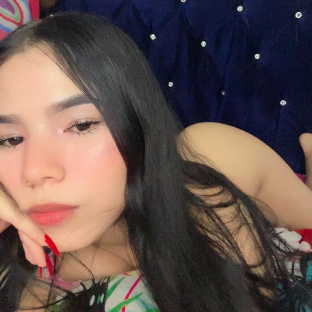 Daniela🍓🎀 on Tango Live