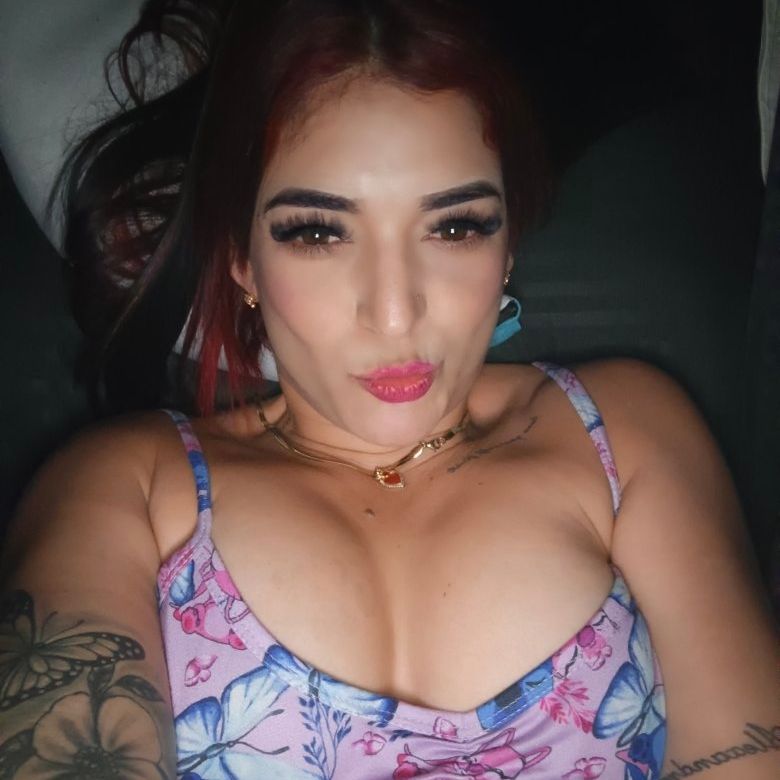 Isabela🥰 from CO on Tango Live