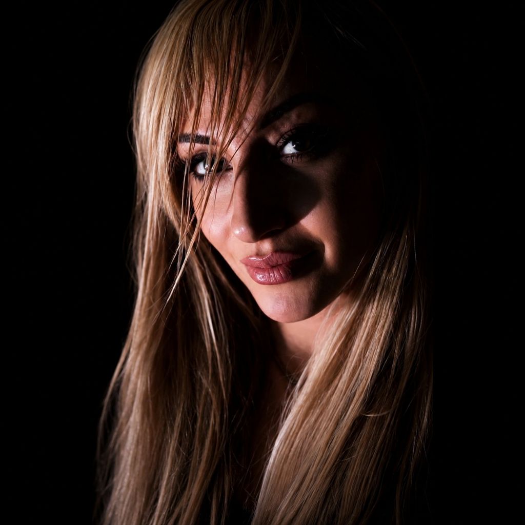 Miss Moni 👑👠👒💄 on Tango Live