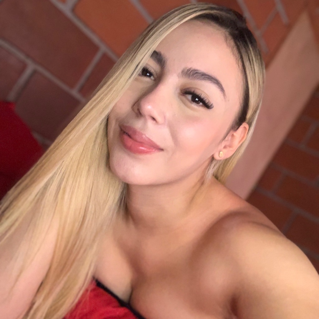 Valeria👸🏼 from CO on Tango Live