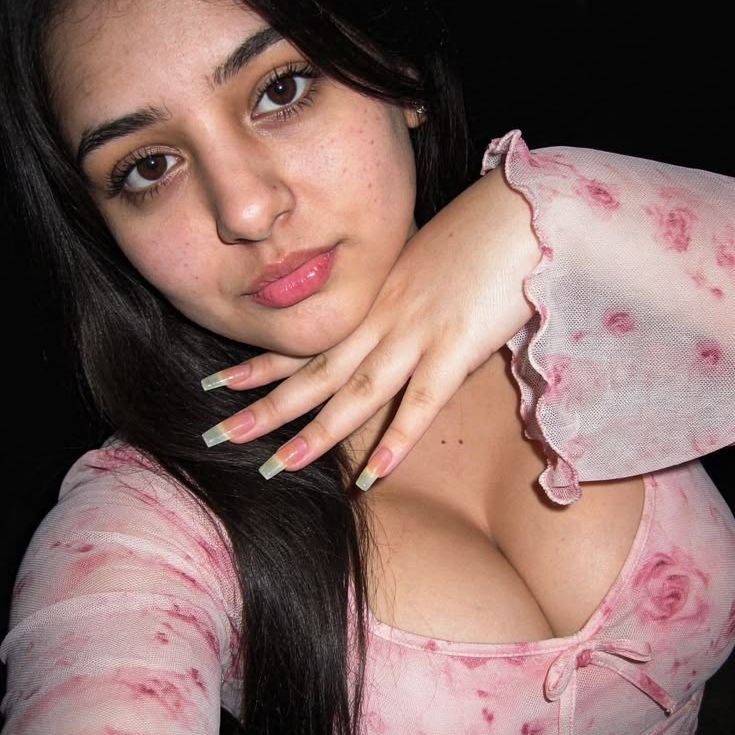 Moni hy from IN on Tango Live