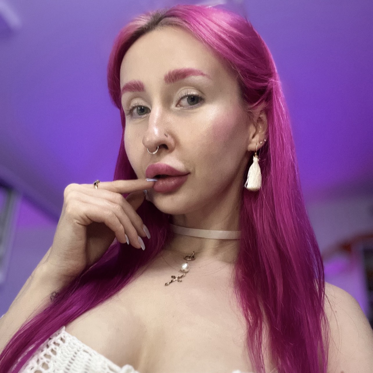 Vi💖 from RU on Tango Live