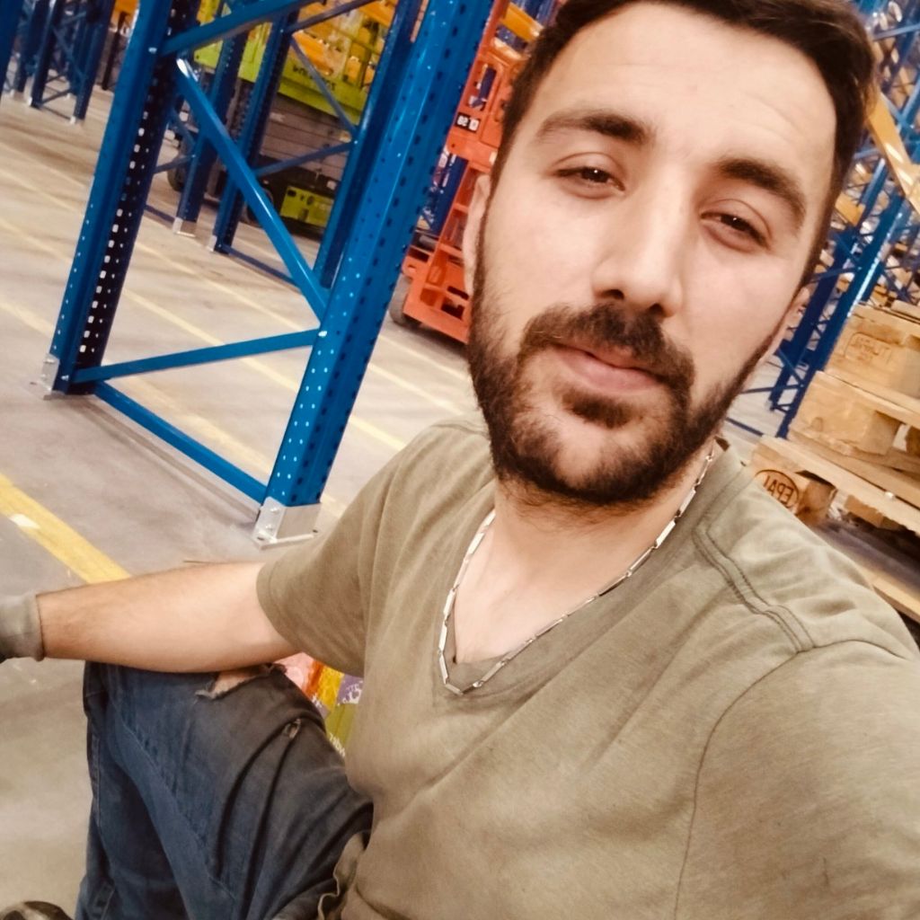 Sakaryalı5462 from TR on Tango Live