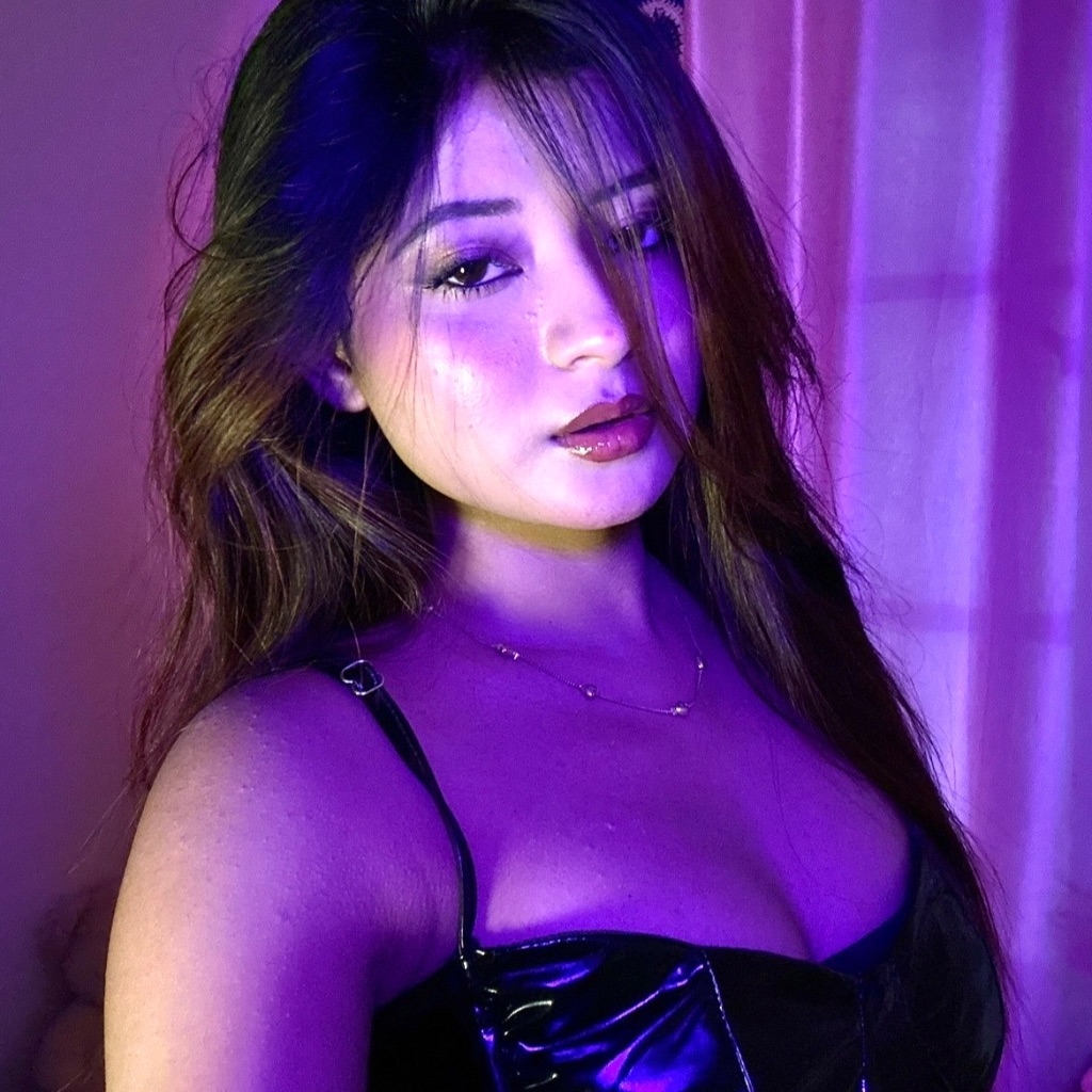 Suzyyy🎀🤍 from IN on Tango Live