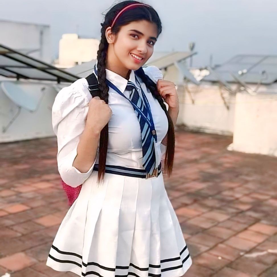 Sonali Roy queen from IN on Tango Live