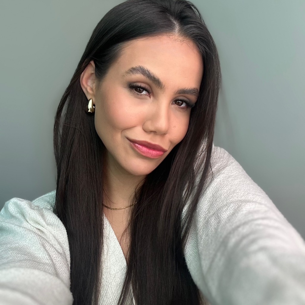 Bruna 🍒 from BR on Tango Live