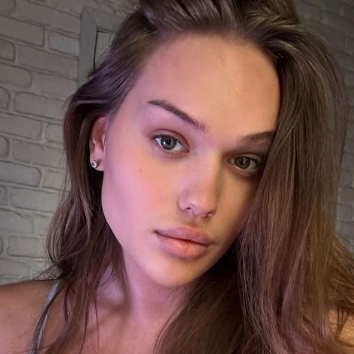 Angie Lane TRANS MODEL 🏳️⚧️ on Tango Live