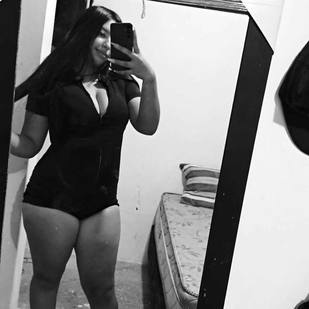 Sofi❤️🔥🤤 from CO on Tango Live
