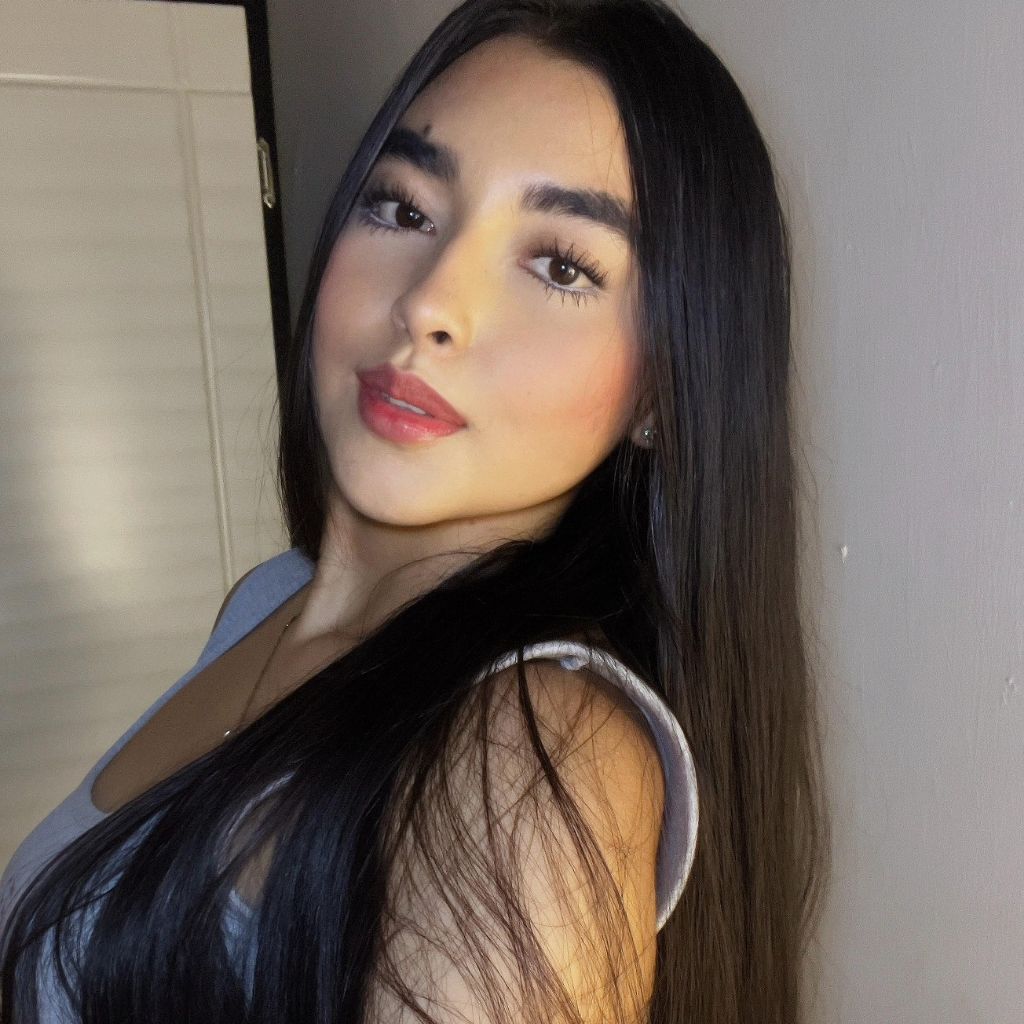 🏹🐝Tania🏹🐝 from CO on Tango Live
