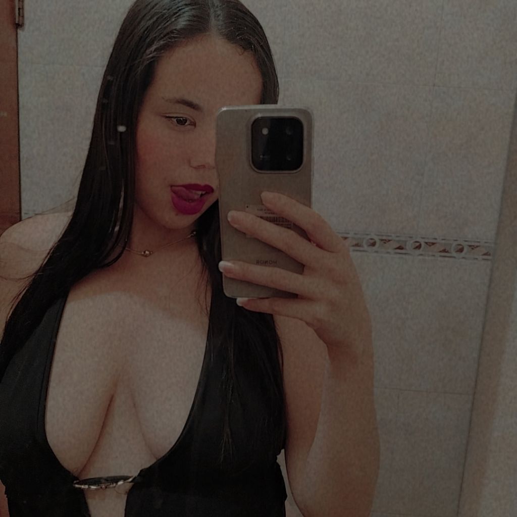 Salome🍑🍒 from VE on Tango Live