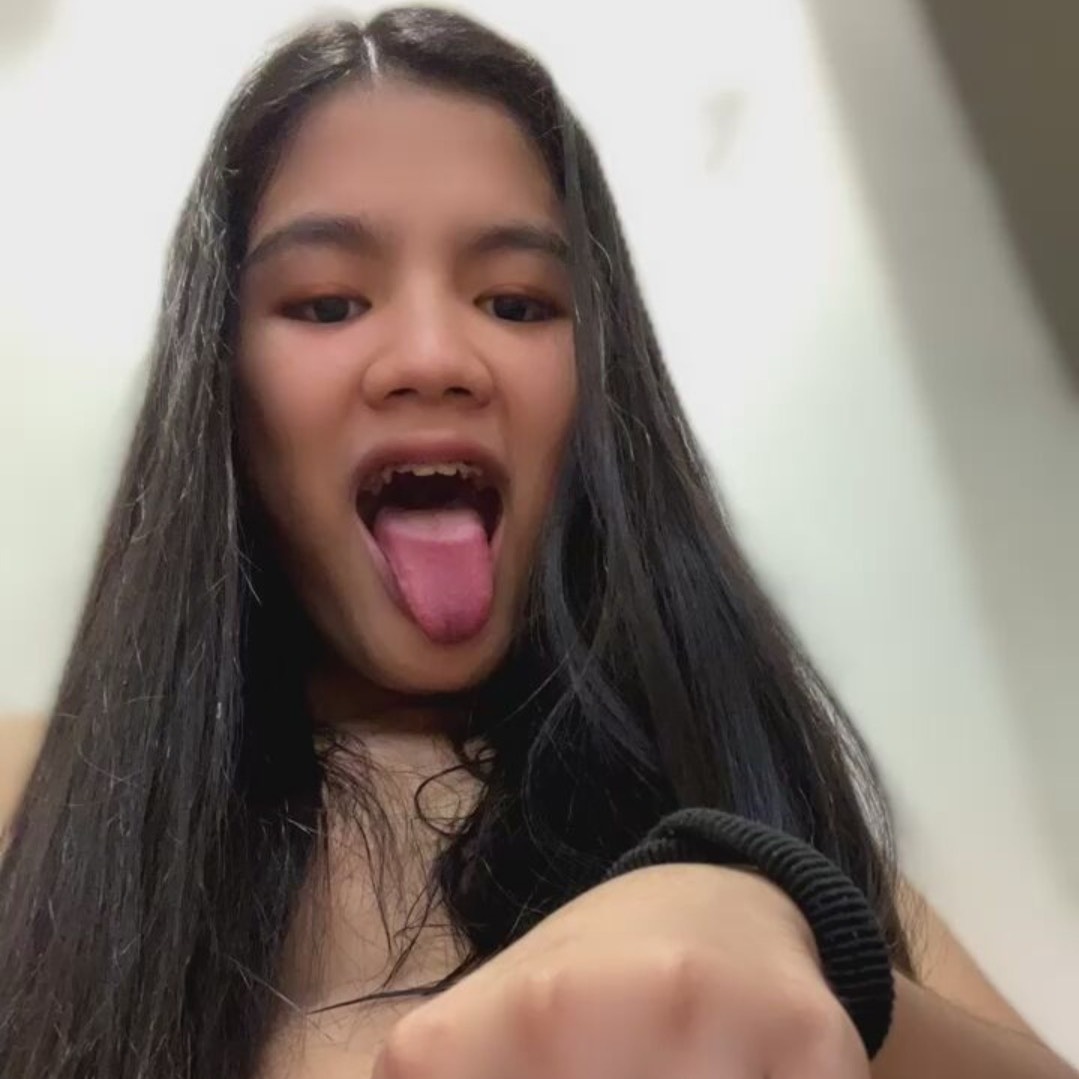Tin ager Poocy on Tango Live