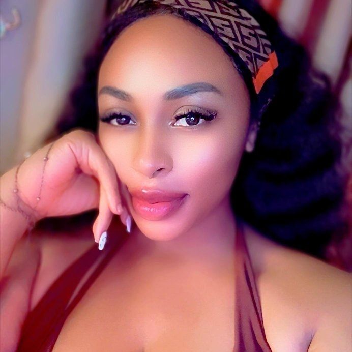 Ms Boujee berry🍇🍇🍒 on Tango Live