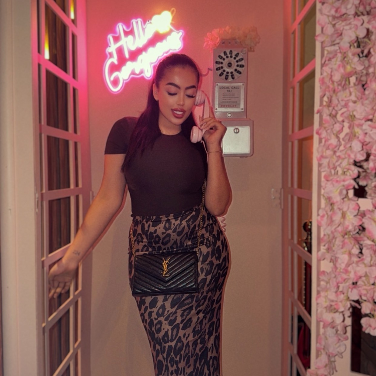 ℚựℯℯŋ ᴿᴼᴿᴼ👸🏽 from LB on Tango Live
