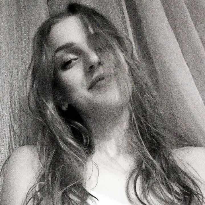 Cutie2103 from UA on Tango Live