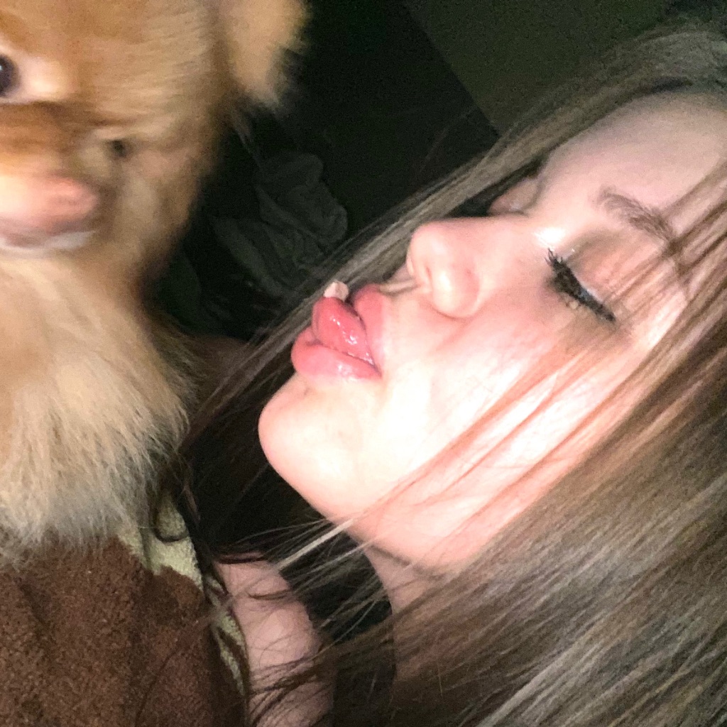 Anniutka___888 from UA on Tango Live