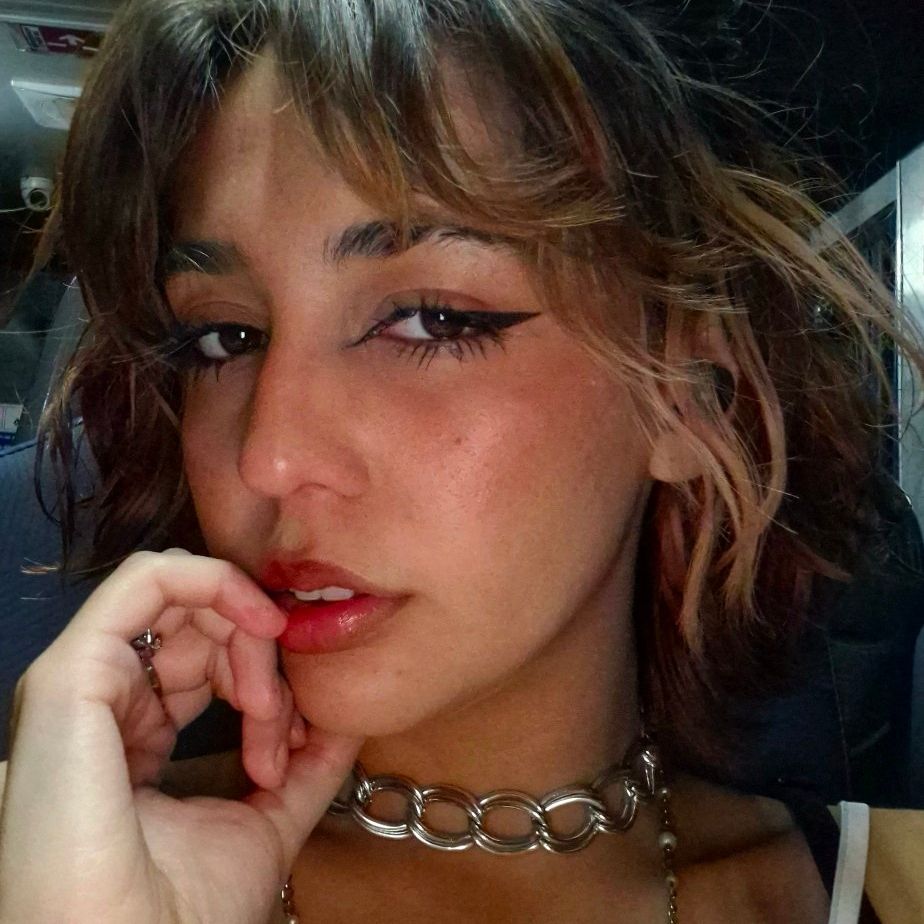 iam.malu from BR on Tango Live