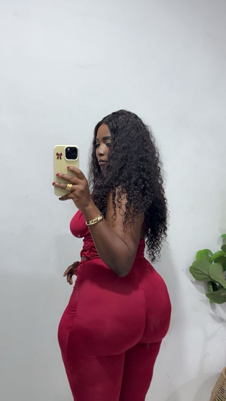 Hennessy🌹. on Tango Live