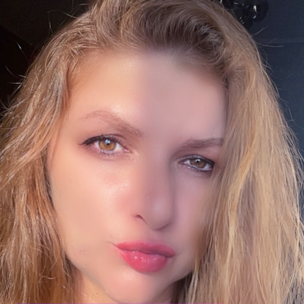 Katyusha from RU on Tango Live