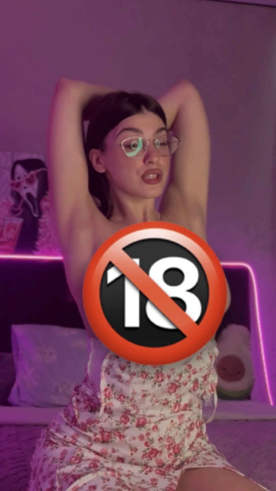 Bembih0t from RU on Tango Live